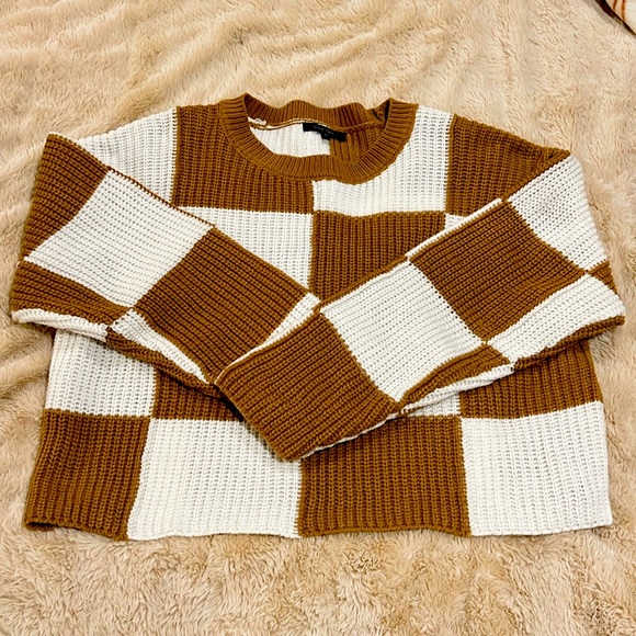 Size Medium: Love Tree Checkered Sweater - Picture 1 of 2
